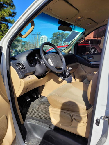 Imagen 6 de 13 de Hyundai H1 2.5 Diésel Mini Bus