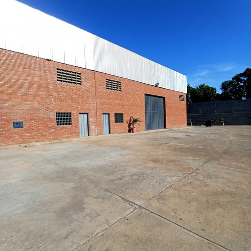 Imagen 2 de 11 de Galpón Industrial Todos Los Servicios/barcelona