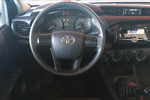 Imagen 11 de 15 de Toyota Hilux Cabina Doble Sr 2019