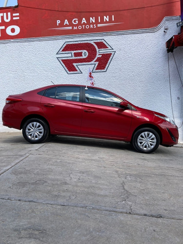 Imagen 3 de 14 de Toyota Yaris Sedan Core Mt, Mod. 2020, Color Rojo