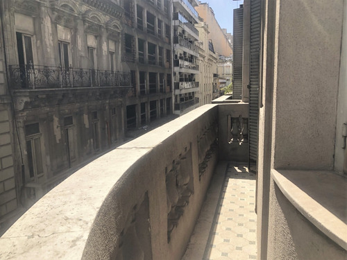 Excelente 5 Ambientes Con Dependencia En Monserrat! Posibilidad De Financiación!