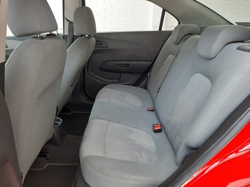 Imagen 8 de 14 de Chevrolet Sonic Lt Manual