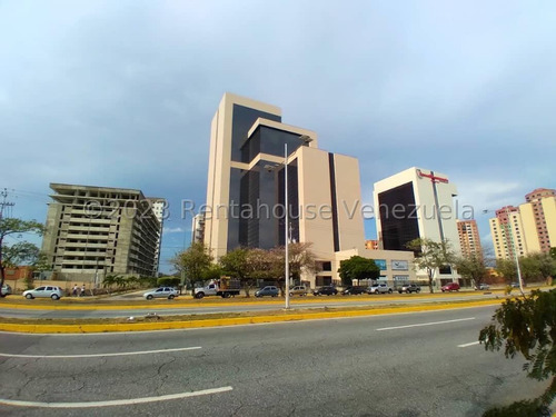 Karen García Rentahouse Trae Para Ti, En Venta Amplia Y Cómoda Oficina, El Este De Barquisimeto, En Obra Gris Para Remodelar A Tu Gusto, Fácil Acceso, Ideal Para Desarrollar Cualquier Negocio.