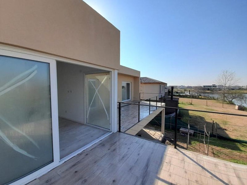 Imagen 3 de 13 de Moderna Casa A Estrenar En Cantón - Islas