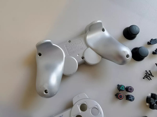 Carcaça Controle Ps2 Prata Série H 100% Original + Botões Cinza (Usado)