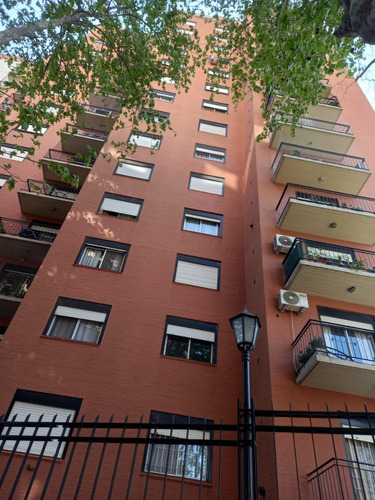 Cochera En Venta San Isidro