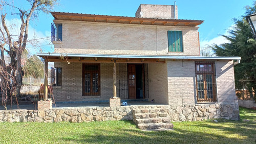 Casa A La Venta En Tanti. (c299)