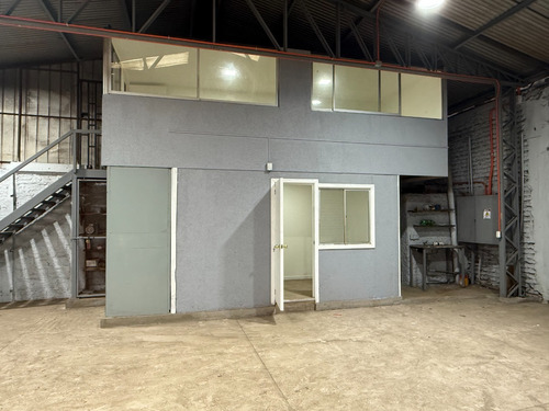Galpón-bodega/quinta Normal/3 Privados/2baños/duchas