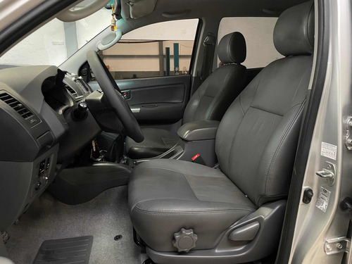 Imagen 9 de 9 de Toyota Hilux 2014 3.0 Cd Srv Cuero Tdi 171cv 4x2