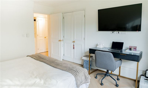 Departamento En Venta De 2 Dorm. En Las Condes