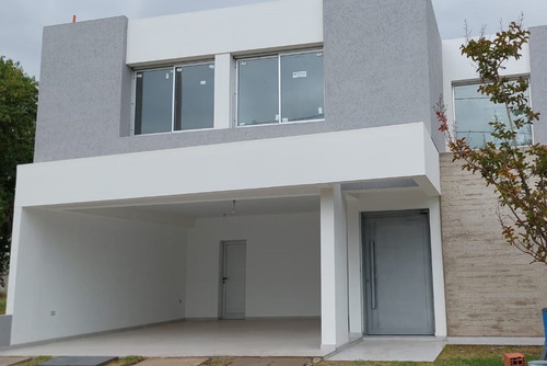 Casa En Venta En Jardin De Las Tejas