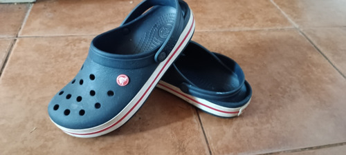 Crocs 38