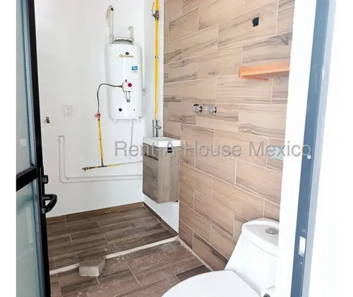 Zákia, Renta - Casa Con Cuarto De Tv, 3 Recámaras, Amenidades