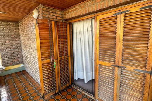 Casa En Venta - 4 Dormitorios 4 Baños - Cocheras - 330mts2 - La Matanza