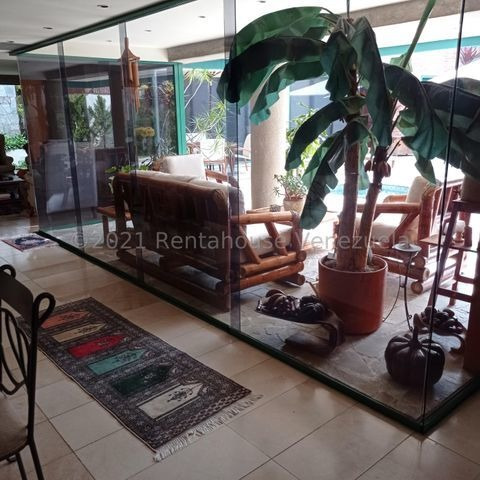 Imagen 12 de 14 de Casa Venta Tzas. Del Club Hípico Mls #22-7700 Hermosa Quinta Totalmente Remodelada, Con Hermosas Áreas Verdes, Sala De Juegos, Cuarto Para El Chofer O Vigilante.