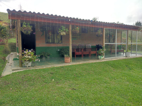 Finca En Rionegro 4 Mil Metros Con Lago