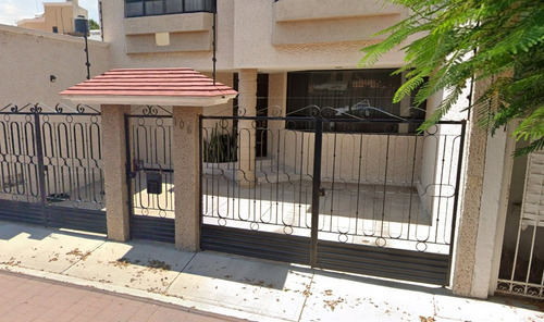Casa En Venta En Calesa Santiago De Querétaro. (excelente Inversión).