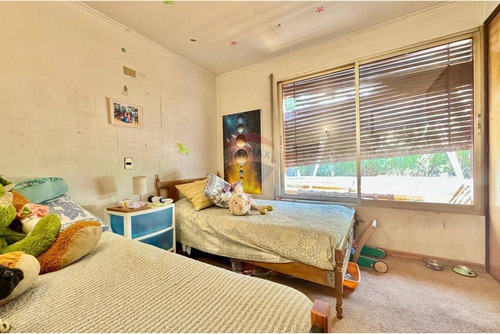Casa 2 Pisos Amplio Terreno Con Uso Comercial