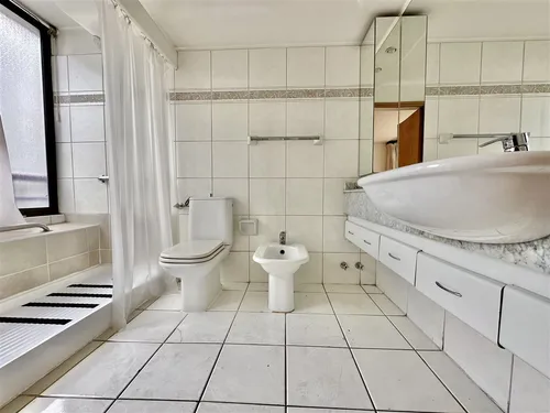Departamento En Arriendo De 3 Dorm. En Las Condes