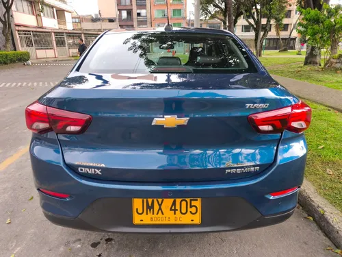 Chevrolet Onix 1.0T Premier Sedan At