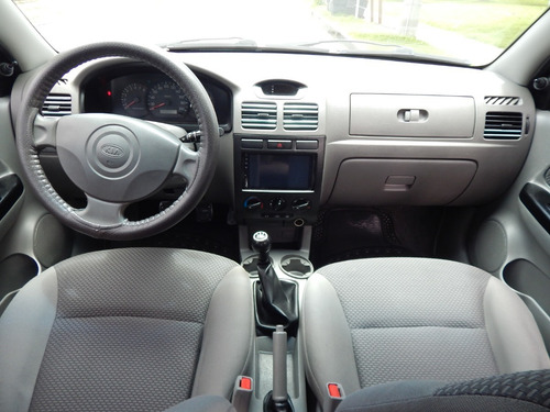 Imagen 7 de 11 de Kia Rio
