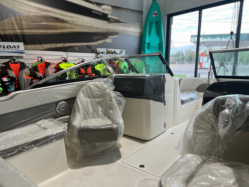 Bermuda Discovery 230