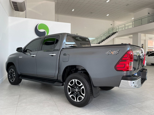 Imagem 6 de 15 de Toyota Hilux 2.8 Srv 4x4 Cd 16v