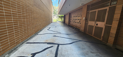 Edificio Venta La Urbina 3919 Mts2 Sonmetros2