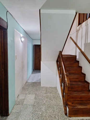 Casa + Dos Dptos Barrio 9 De Julio
