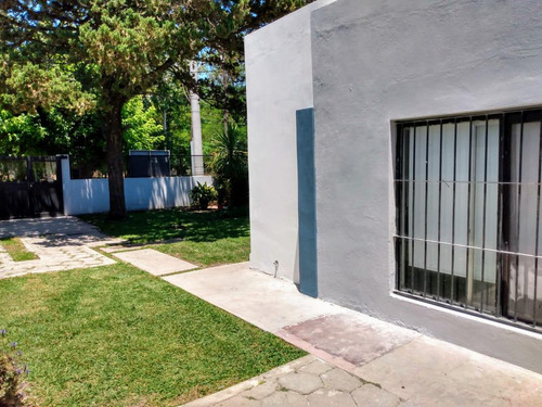 Casa En Venta - 3 Dormitorios 3 Baños - 600mts2 - Manuel B. Gonnet, La Plata