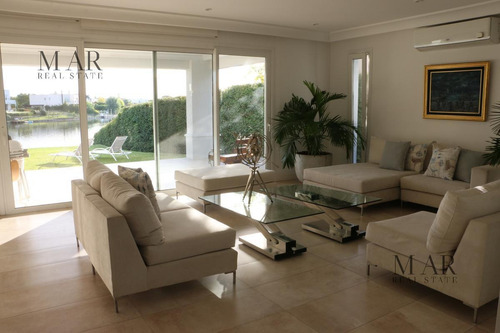 Imagen 5 de 30 de Imponente Casa En Venta Al Lago En Barrio Los Lagos Nordelta. 4 Dormitorios.