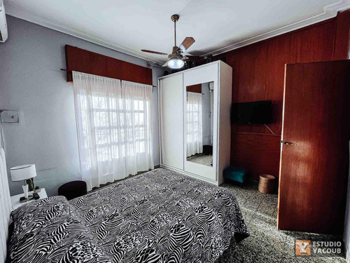 Casa En Venta - 2 Dormitorios 1 Baño - Cocheras - 420mts2 - Berisso