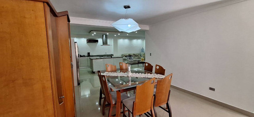 Townhouse En Venta Amoblado En Los Aleros - Guataparo 170 Mts2