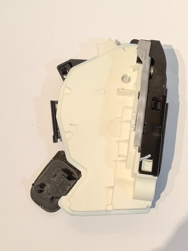 Imagen 2 de 4 de Vw Vento Mk6 Gli, Cerradura Delantera Derecha, Nueva.