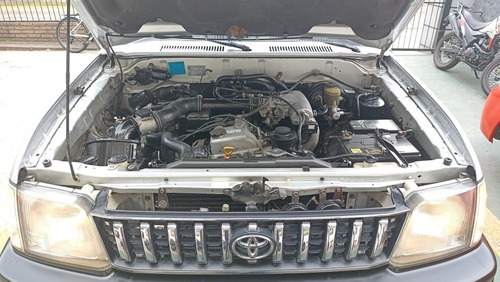 Imagen 3 de 10 de Toyota Meru 4x4
