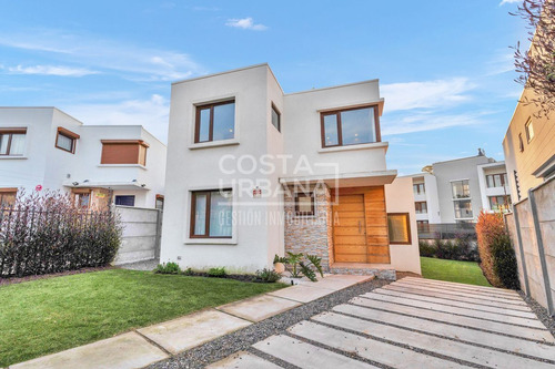 Casa Nueva En Bosques De Montemar, Concón