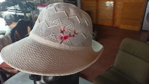 Gorra Sombrerito Hilo Tramado Blanco Con Bordadito Va Para M (Usado)