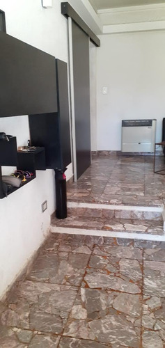 Casa Amplia Con Cocina, Comedor, Patio,, Quincho, Cochera