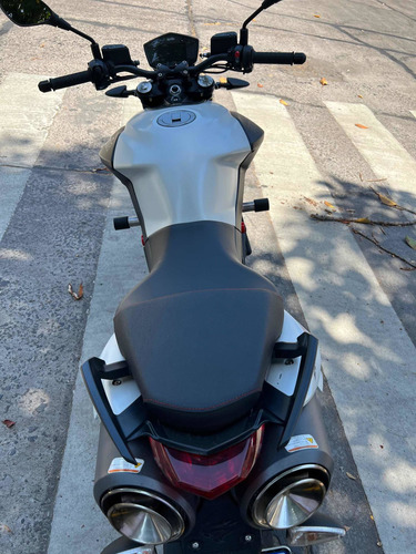 Imagen 4 de 23 de Aprilia Shiver 900 Naked