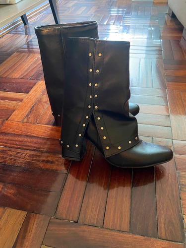 Botas En Tendencia Con Tachas