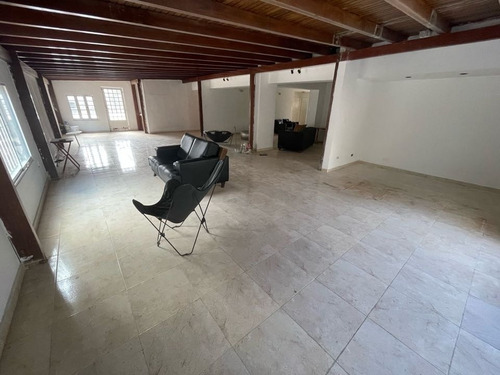 Imagen 10 de 21 de Vendo Pb 318m2 3h+s/2.5b+s/3p Colinas De Valle Arriba 0069