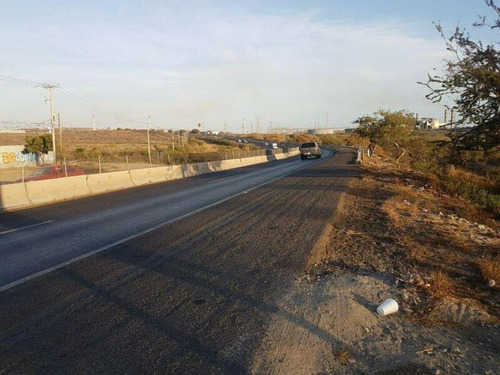 Imagen 4 de 12 de Terreno En Venta La Sirena A Pie De Carretera