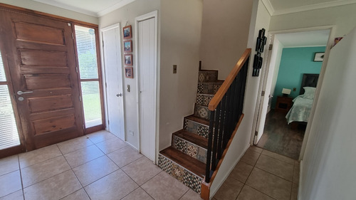 Imagen 2 de 24 de Hermosa Casa En Arriendo En Lomas De Lo Aguirre