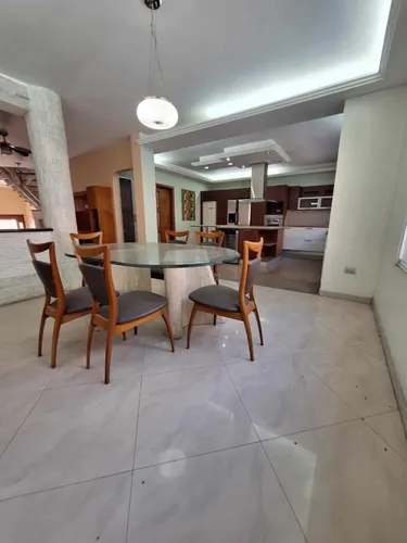 Casa En Venta En El Parral. Dl