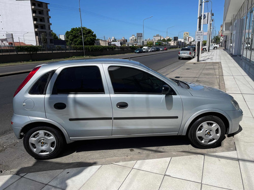 Imagen 8 de 16 de Chevrolet Corsa 2009 1.8 Gl Aa+da