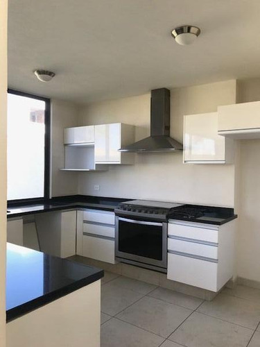Imagen 2 de 30 de Casa En Venta En Fraccionamiento Xochitlcali