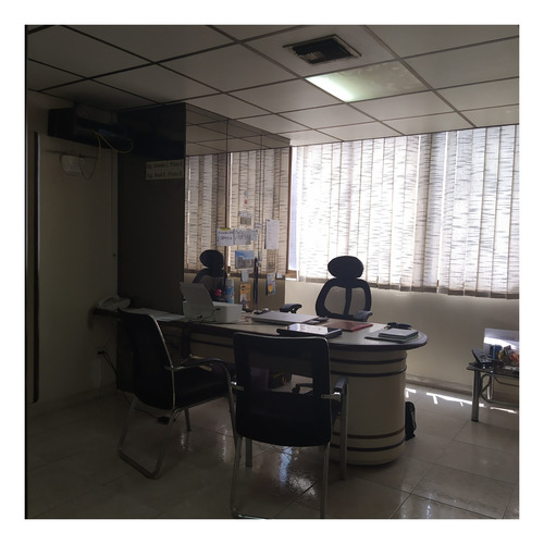 Imagen 5 de 9 de Oficina En Venta - Urb. La Campiña
