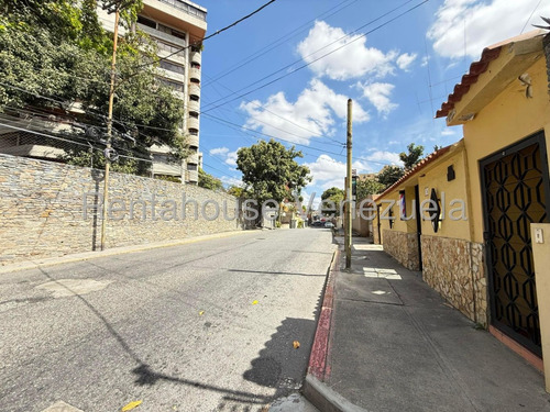 Ft Casa Comercial A Pie De Calle En Alquiler Ubicada En La Avenida Principal De Los Chorros - Mls#25-16414
