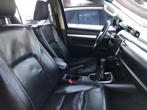Toyota Hilux 2016 2.8 Cd Srx 177cv 4x4