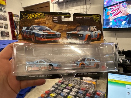 Hot Wheels Premium 2 Pack Lancia Rally & Fiat Abarth Gulf Color Azul Claro